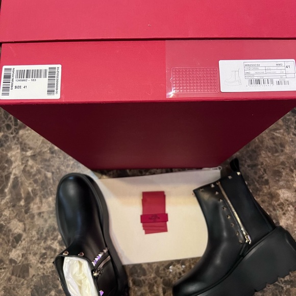 ❌SOLD❌ Valentino Garavani Rockstud VLOGO 85 Leather Platform Boots Size 39 - Picture 12 of 14